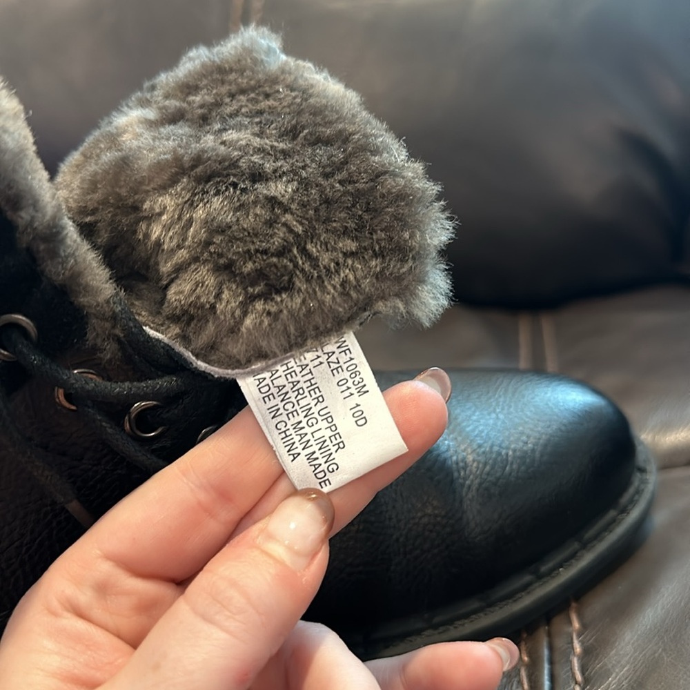 Robert Wayne Shearling Lined Boots - image 6